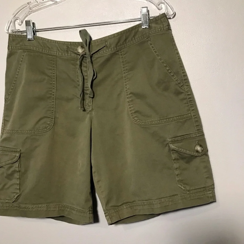 L. L. Bean Women's Shorts Size 10 Green Cargo Pockets Drawstring Cotton Spandex - Picture 9 of 9